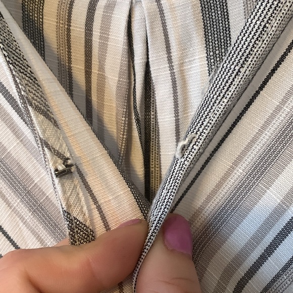 Gray and white striped gap sleeveless jumpsuit with tie belt and wide legs 😍😍 - Picture 7 of 14